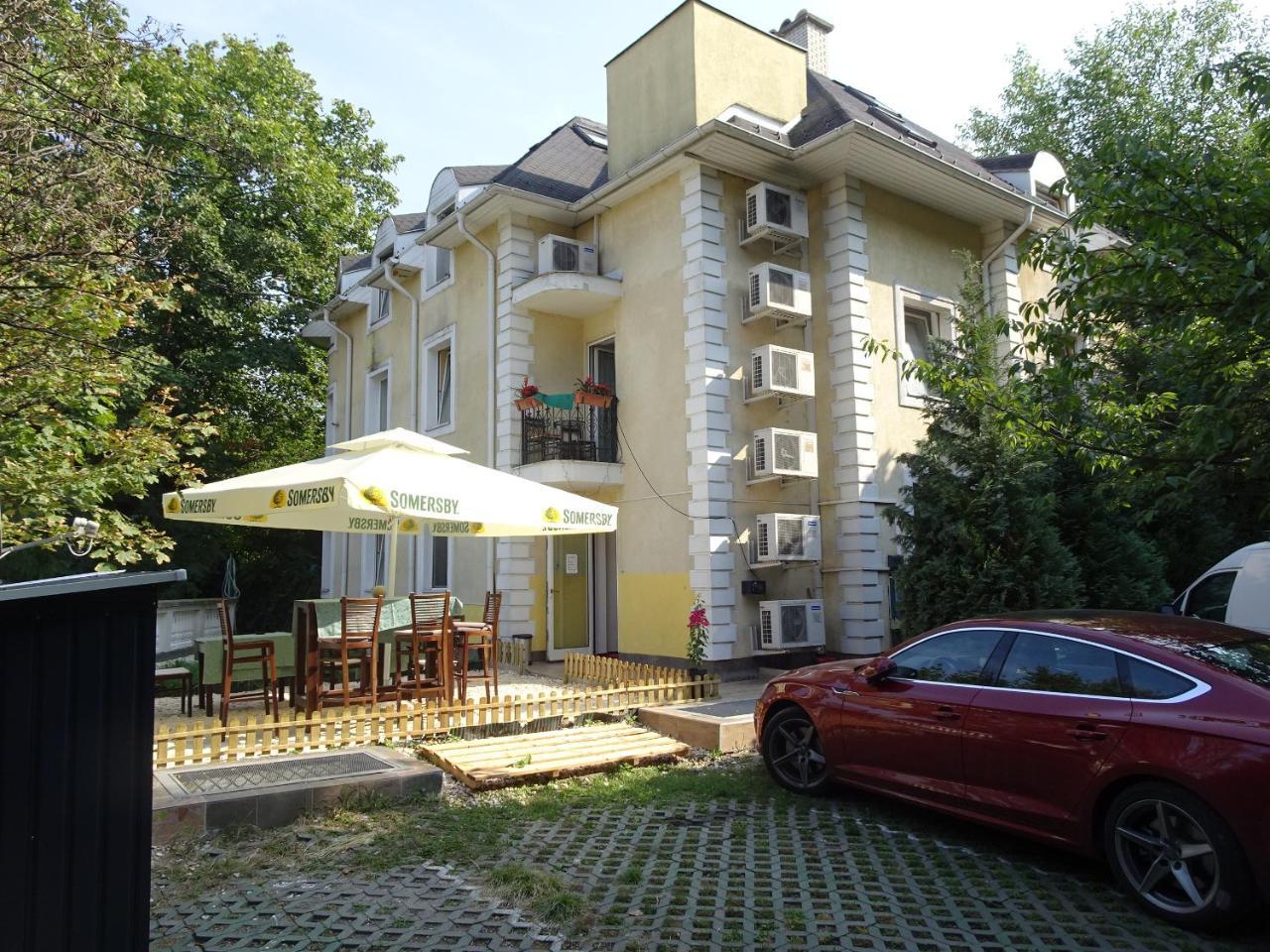 Hotel Casa Latina Budapeste Exterior foto